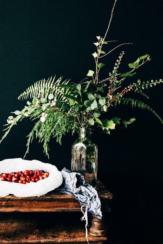 Blommor på svart N03 poster